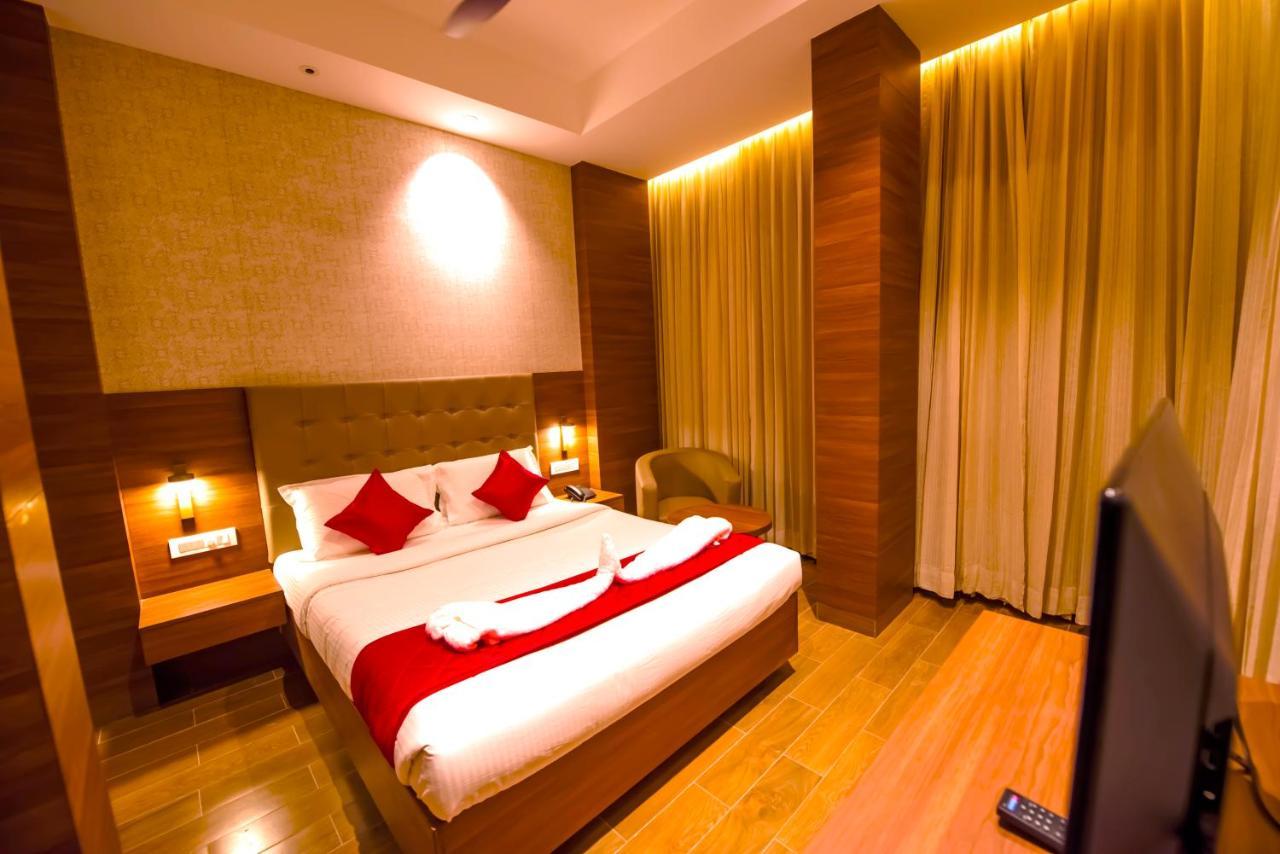 Hotel Annamalai Bahur Экстерьер фото
